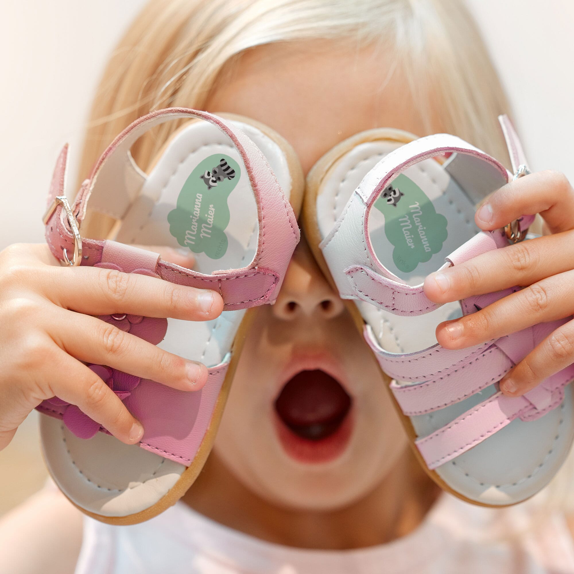 Schuh-Etiketten in Kinderschuhen mit Links/Rechts-Aufdruck