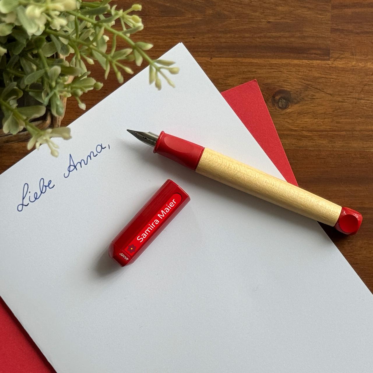 Personalisierter Lamy Schreiblern-Füller Rot & 70 Namensaufkleber - kinder-druckerei.de